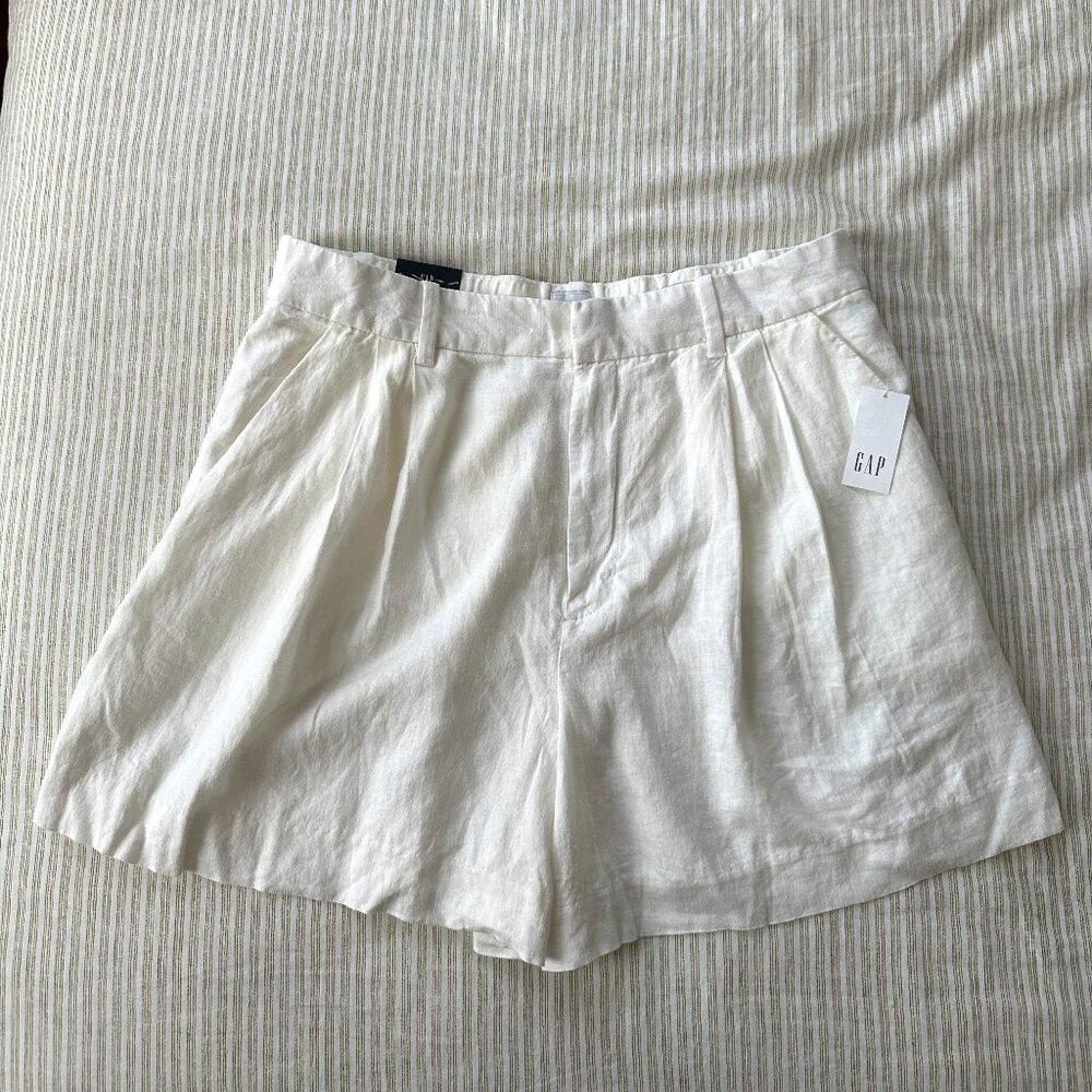 NWT GAP Womens Pleated High-Waisted Linen Shorts | White Linen | Women's Medium